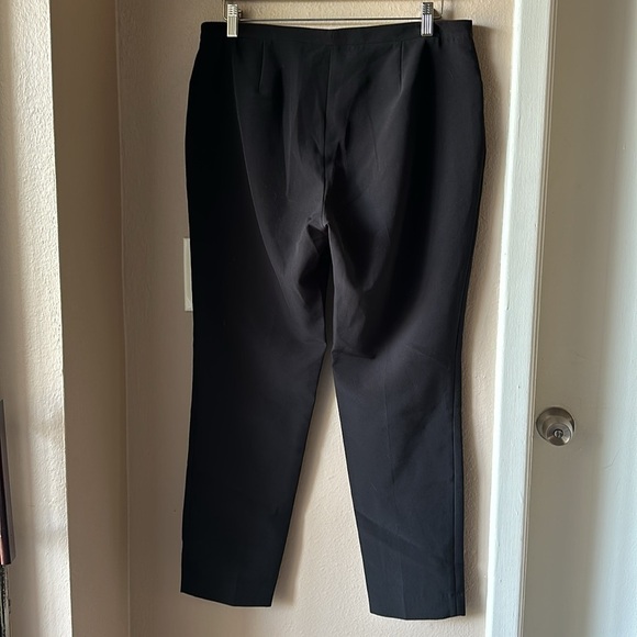 VINCE CAMUTO Black Tapered Trouser Pants - Picture 6 of 7